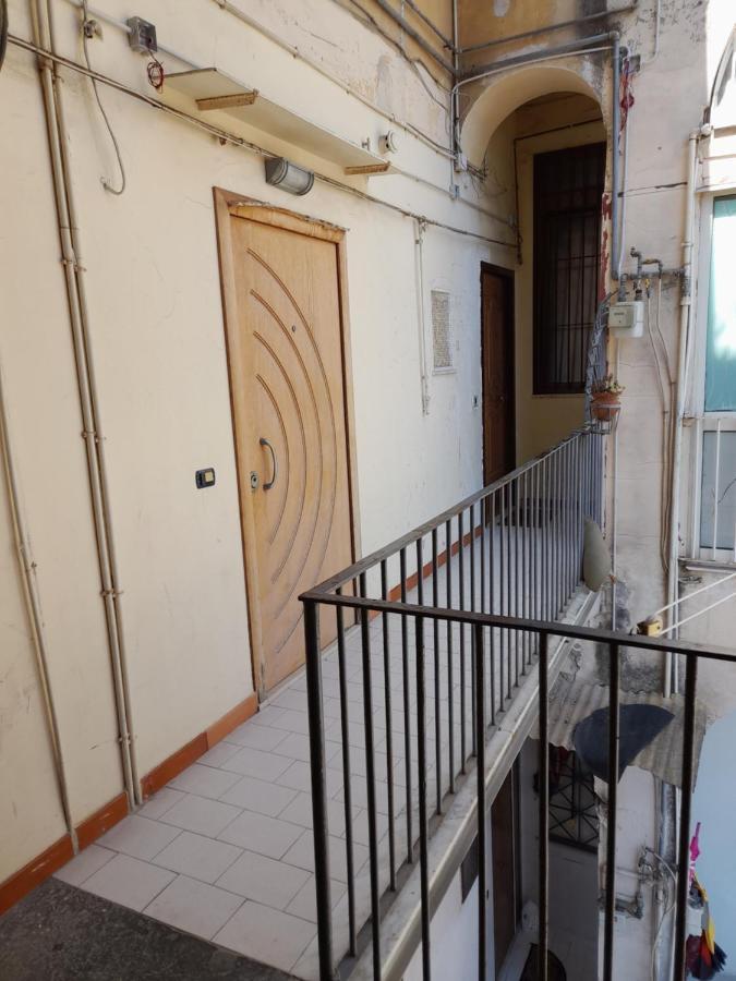 Camera Rarisa Napoli Centro ภายนอก รูปภาพ